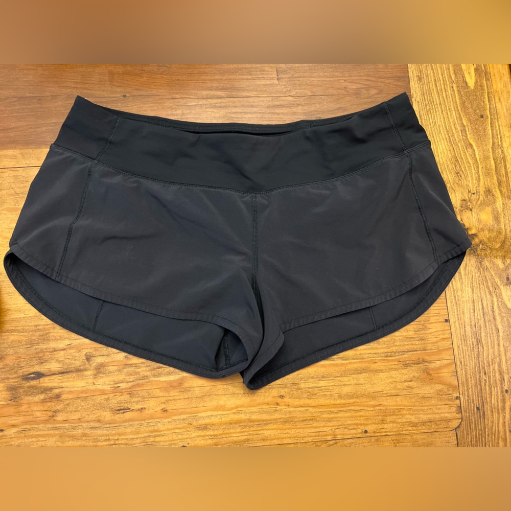 Lululemon Speed Up shorts, low rise 2.5” inseam. Black-Size 10.